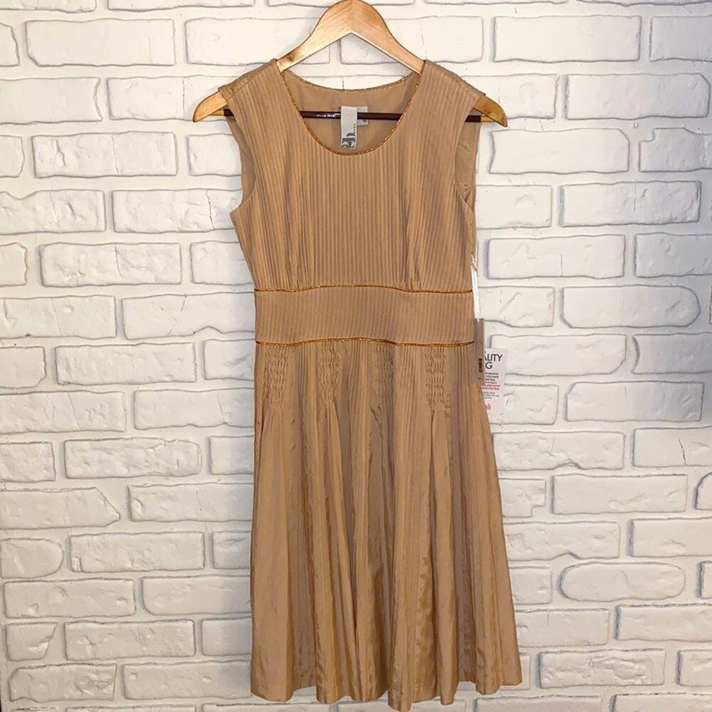 NWT 2b.Rych tan pleated dress size 0